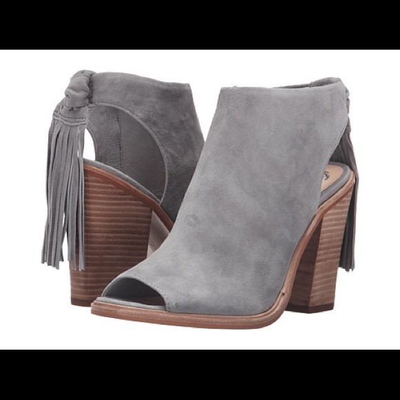 Vince Camuto Shoes - Vince Camuto "Kyleena" Chunky Heel Fringe Bootie